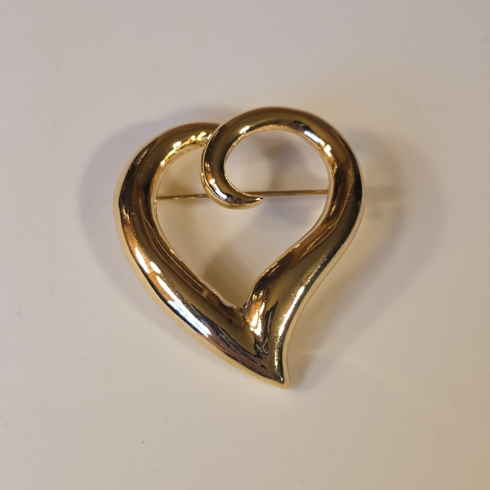 Vintage Unsigned Gold Tone Modern Swirl Heart Brooch‎ Pin